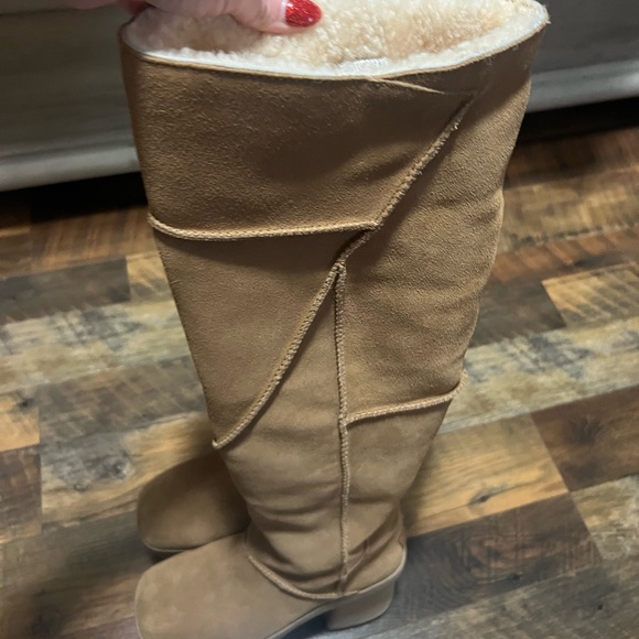 Ugg New Heights Platform Xtra Chestnut Boots - Picture 11 of 16